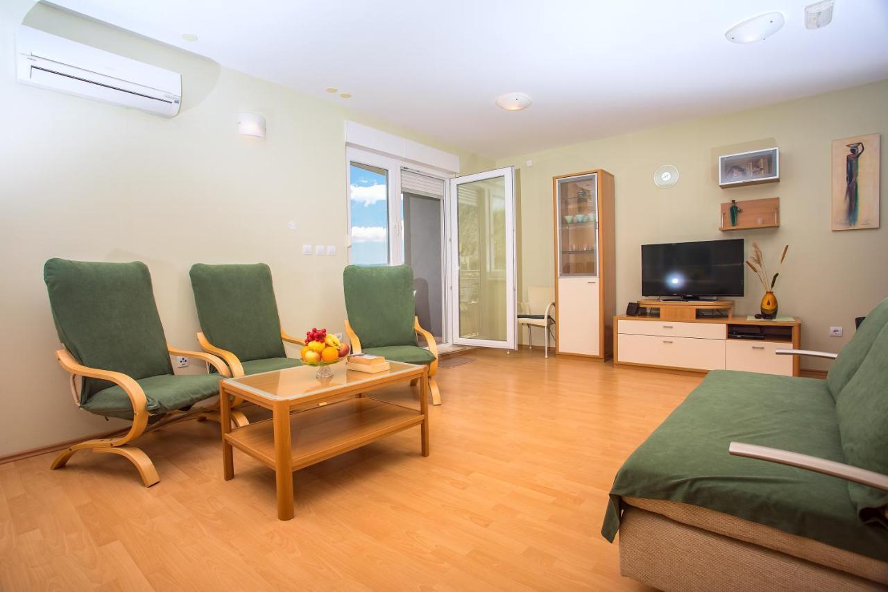 Apartmani Ribnjak Seka أوميس المظهر الخارجي الصورة